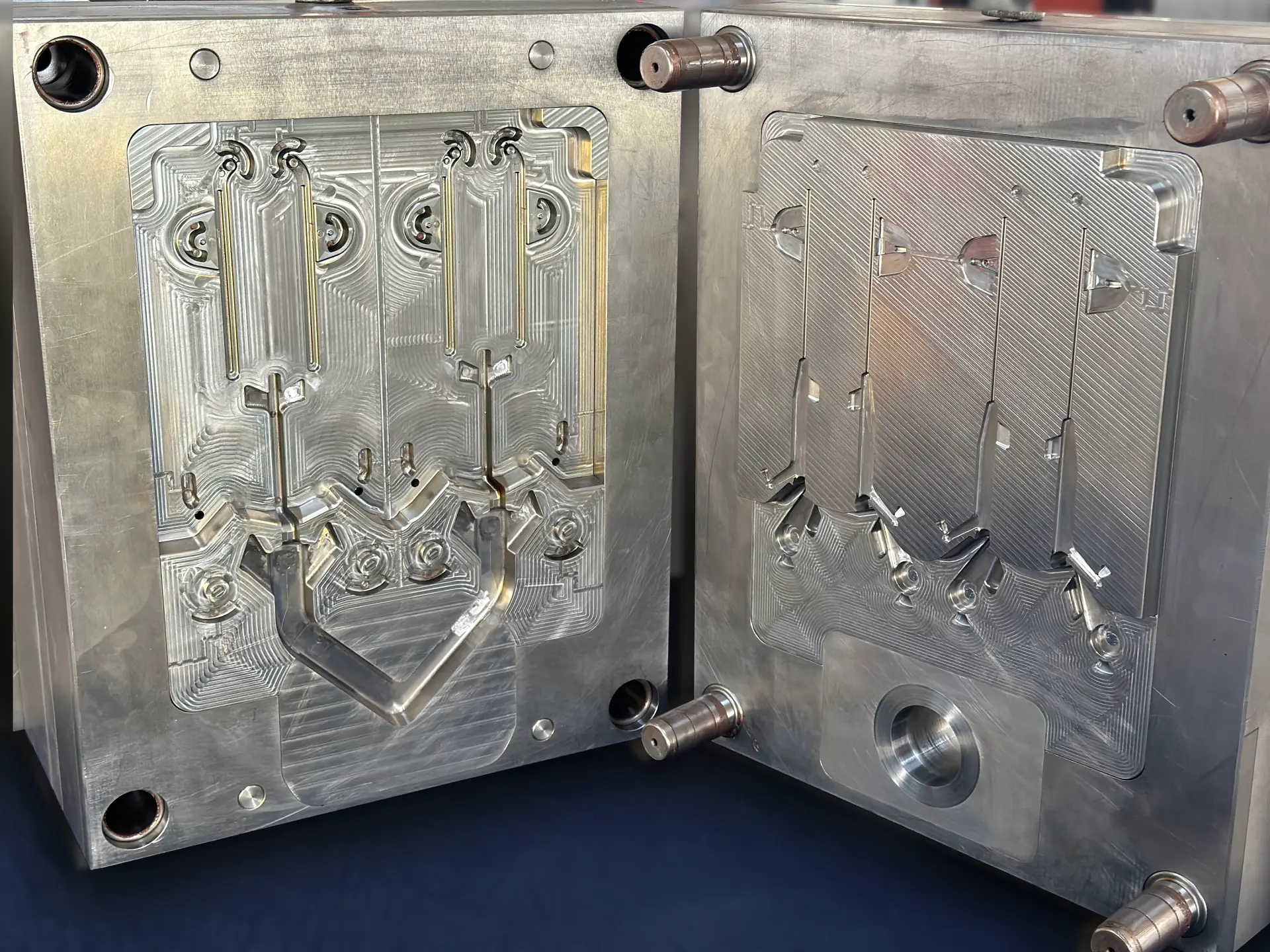 aluminyum-enjeksiyon-kalip-tasarimi-ve-uretimi-steelmold-makina-2