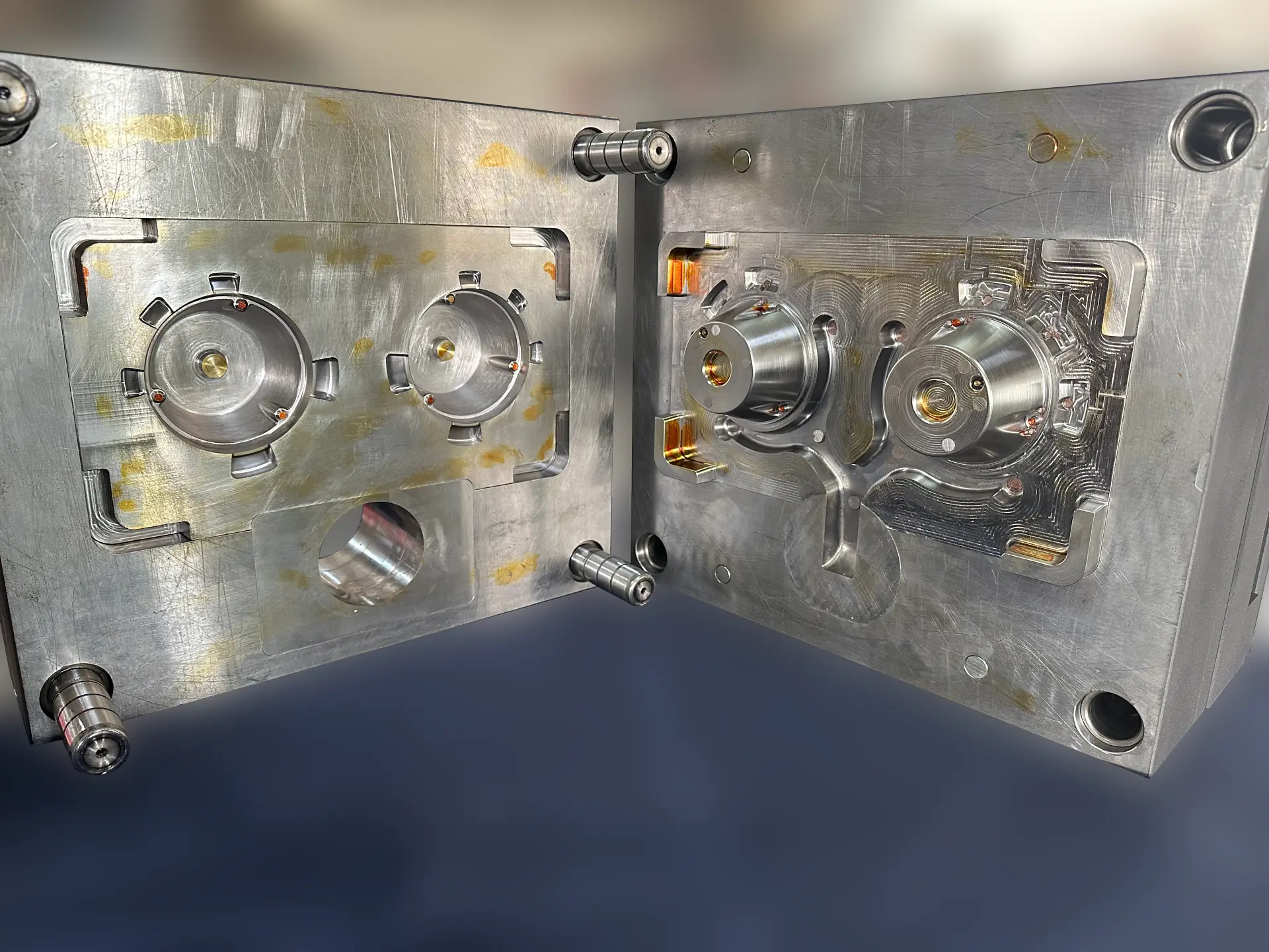 metal-enjeksiyon-kalip-tasarimi-ve-uretimi-steelmold-makina-3a