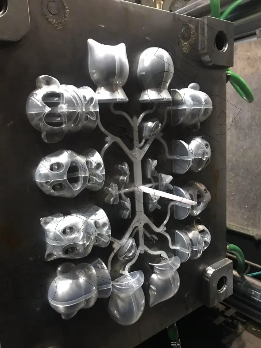 plastic-injection-molding-18