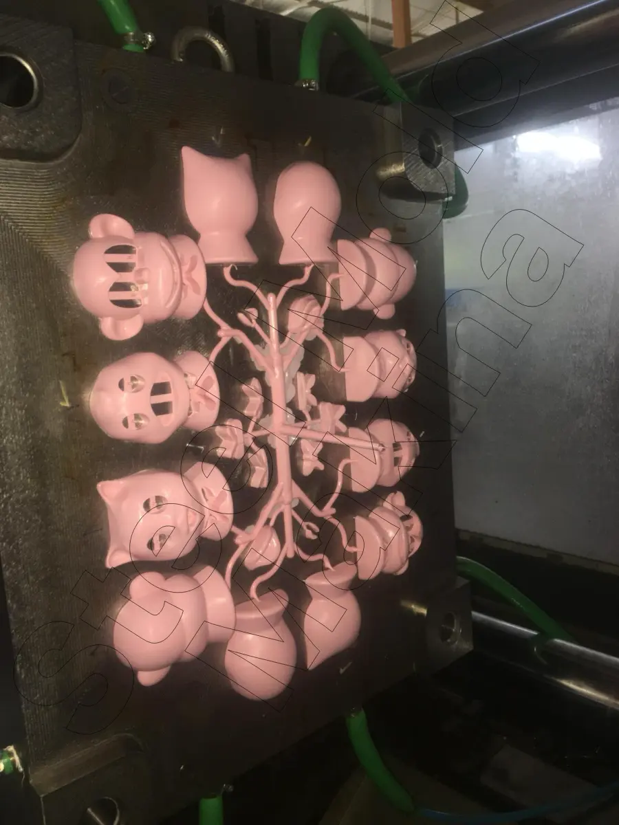plastic-injection-molding-19