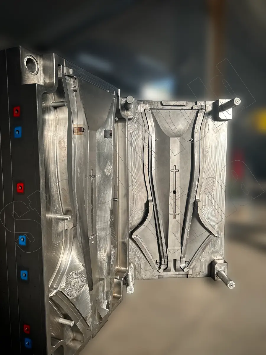 plastic-injection-molding-company-steel-mold-makina-7a